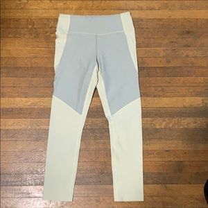 Outdoor Voices Pants - NWOT Outdoor voices cropped leggings Outdoor Voices Pants - NWOT Outdoor voices cropped leggings